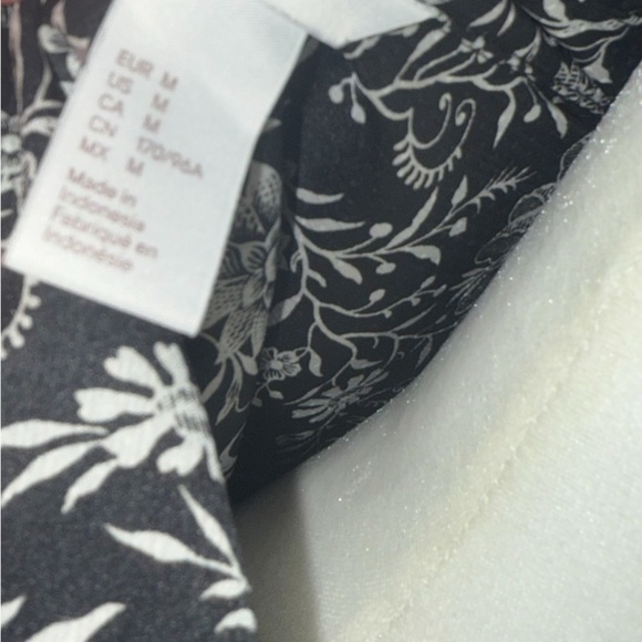 Floral Black and White Women's Top - Picture 4 of 4